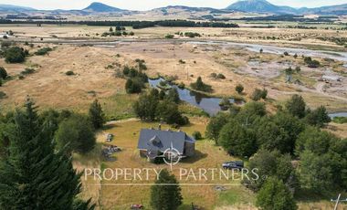 Patagonia, casa en 8.5ha orilla rio Simpson