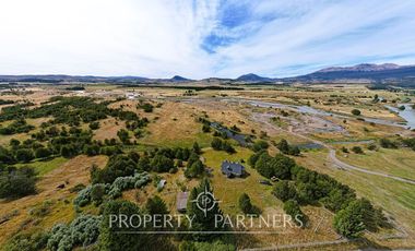 Patagonia, casa en 8.5ha orilla rio Simpson