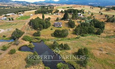 Patagonia, casa en 8.5ha orilla rio Simpson