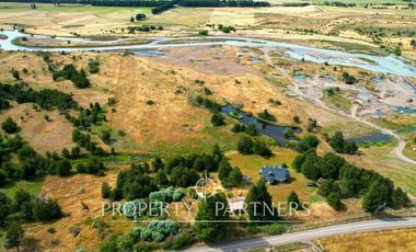 Patagonia, casa en 8.5ha orilla rio Simpson
