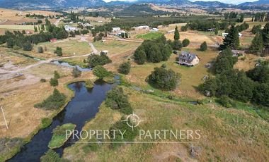 Patagonia, casa en 8.5ha orilla rio Simpson
