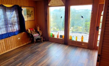 Patagonia, casa en 8.5ha orilla rio Simpson