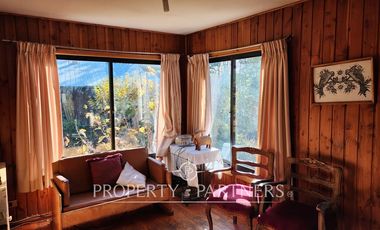 Dos casas en terreno urbano con vista al lago y volcán
