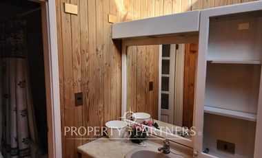 Dos casas en terreno urbano con vista al lago y volcán