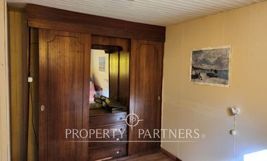 Dos casas en terreno urbano con vista al lago y volcán