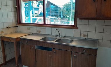 En arriendo para uso de oficinas, a una cuadra de plaza de Puerto Varas