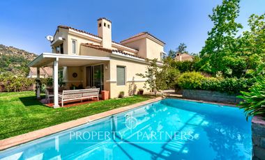 Cómoda casa en condominio, El Arrayán