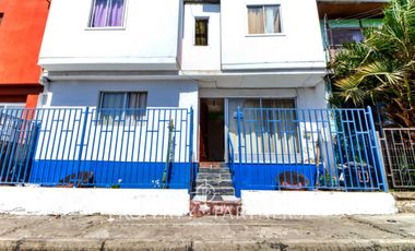 Se vende amplia casa de 15 habitaciones