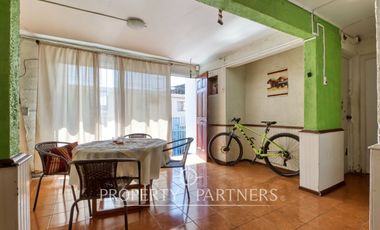 Se vende amplia casa de 15 habitaciones