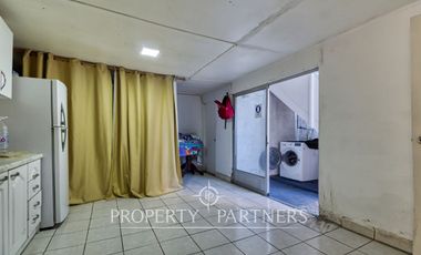 Se vende amplia casa de 15 habitaciones