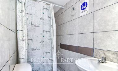 Se vende amplia casa de 15 habitaciones