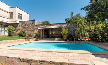 Se vende espectacular casa en Lo Cañas, La Florida.