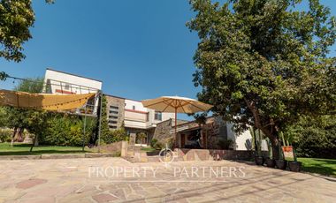 Se vende espectacular casa en Lo Cañas, La Florida.