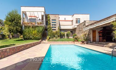 Se vende espectacular casa en Lo Cañas, La Florida.