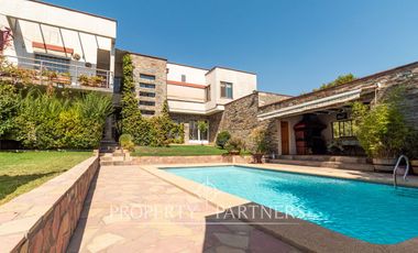 Se vende espectacular casa en Lo Cañas, La Florida.