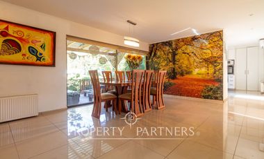 Se vende espectacular casa en Lo Cañas, La Florida.