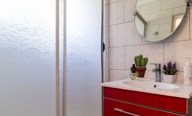 Se vende espectacular casa en Lo Cañas, La Florida.