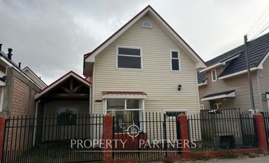 Excelente casa, recien remodelada en sector La Molinera