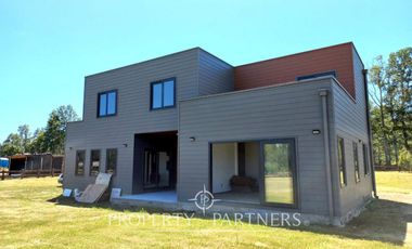 Linda casa en condominio