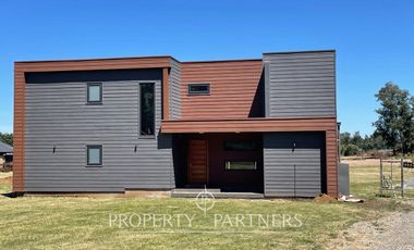 Linda casa en condominio