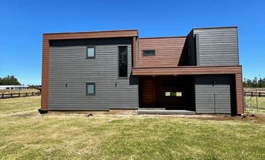 Linda casa en condominio