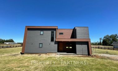 Linda casa en condominio