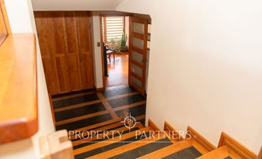 Elegante Casa Rústica con Conexión a la Naturaleza en Zona Norte