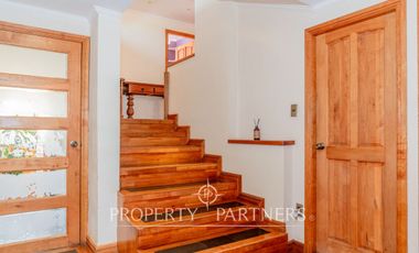 Elegante Casa Rústica con Conexión a la Naturaleza en Zona Norte