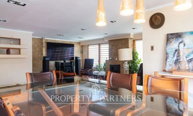 Elegante Casa Rústica con Conexión a la Naturaleza en Zona Norte