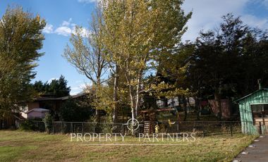 Elegante Casa Rústica con Conexión a la Naturaleza en Zona Norte