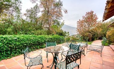 Gran casa en condominio con amplio terreno y excelentes vistas en el Arrayán