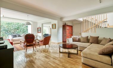 Gran casa en condominio con amplio terreno y excelentes vistas en el Arrayán