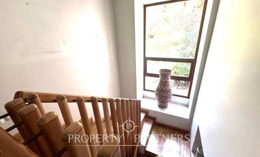 Gran casa en condominio con amplio terreno y excelentes vistas en el Arrayán