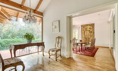 Gran casa en condominio con amplio terreno y excelentes vistas en el Arrayán