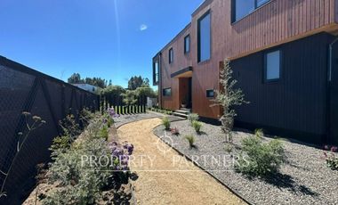 Casas nuevas y modernas en Condominio sector Las Vertientes
