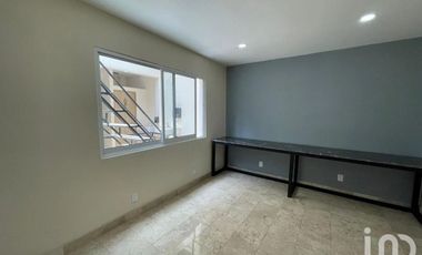 Casa  en renta con uso de suelo comercial