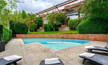 Estupenda casa Townhouse en condominio