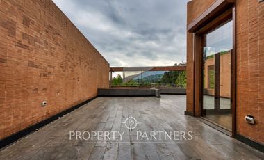 Estupenda casa Townhouse en condominio