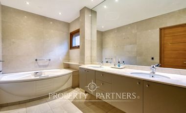 Estupenda casa Townhouse en condominio