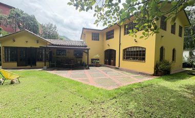 HERMOSA CASA DE  VENTA GUAPULO