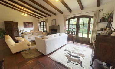 HERMOSA CASA DE  VENTA GUAPULO