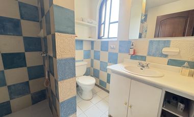 HERMOSA CASA DE  VENTA GUAPULO