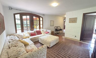 HERMOSA CASA DE  VENTA GUAPULO
