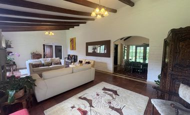 HERMOSA CASA DE  VENTA GUAPULO