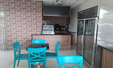 Alquiler de cafetería totalmente equipada en torre médica