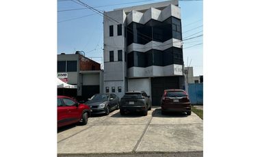EDIFICIO EN VENTA  O RENTA EN AV. LAS TORRES TOLUCA