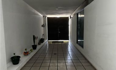 EDIFICIO EN VENTA  O RENTA EN AV. LAS TORRES TOLUCA