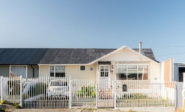 Se vende preciosa y acogedora casa con departamento independiente