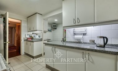 Amplia casa en calle cerrada, excelente ubicación en la Dehesa Central