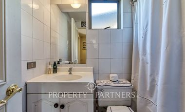 Amplia casa en calle cerrada, excelente ubicación en la Dehesa Central